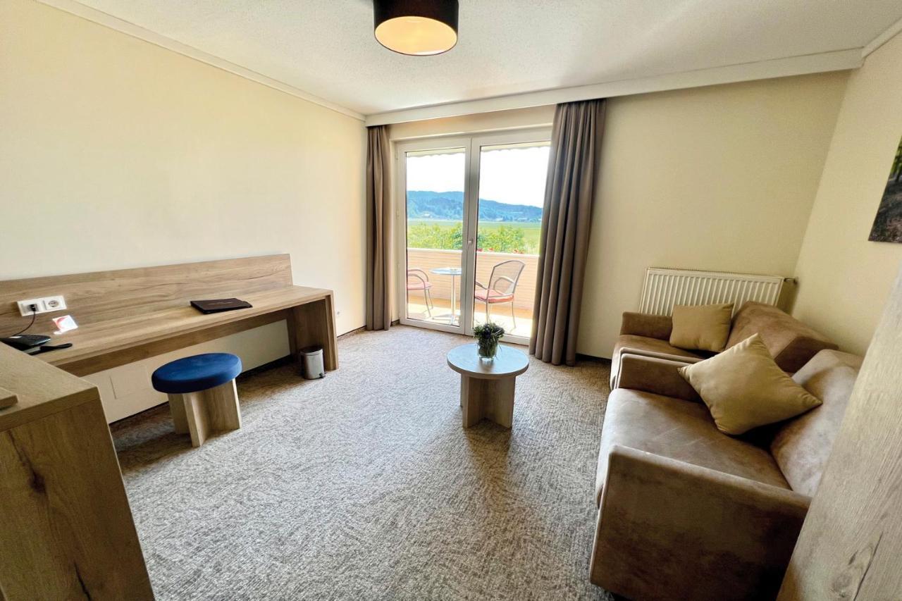 Hotel Pachernighof Фельден-ам-Вёртер-Зе Экстерьер фото