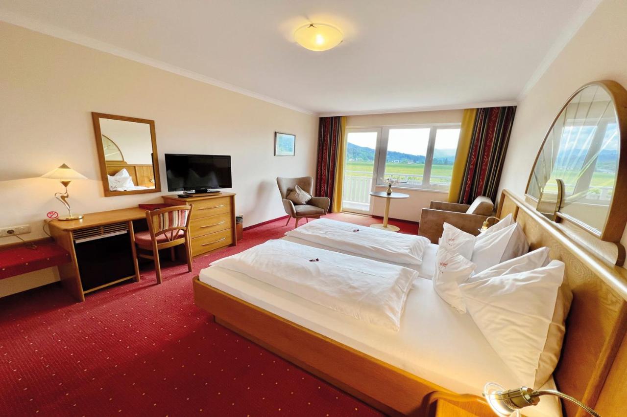 Hotel Pachernighof Фельден-ам-Вёртер-Зе Экстерьер фото